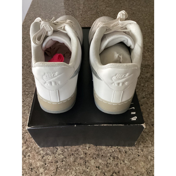 Nike Air Force 1 Low \'07 PRM Size: 12 Color: White Metallic Silver‎